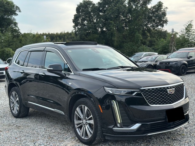 Cadillac XT6 1