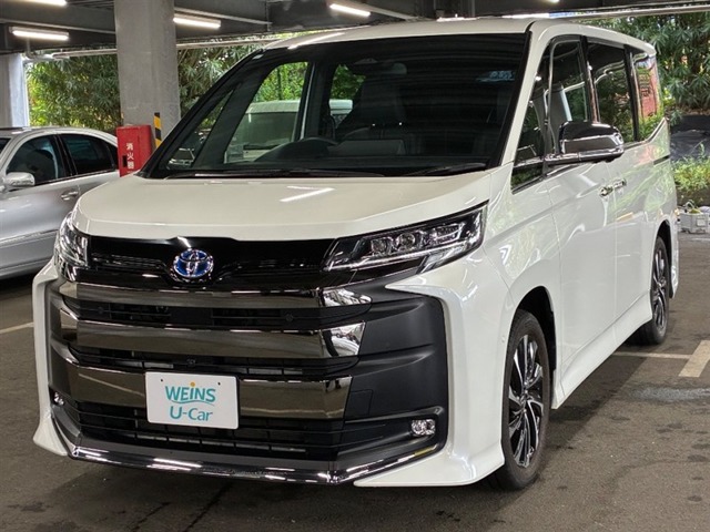 Toyota Noah 1