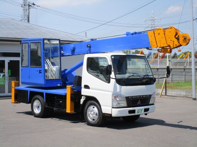 Mitsubishi Fuso Canter 1