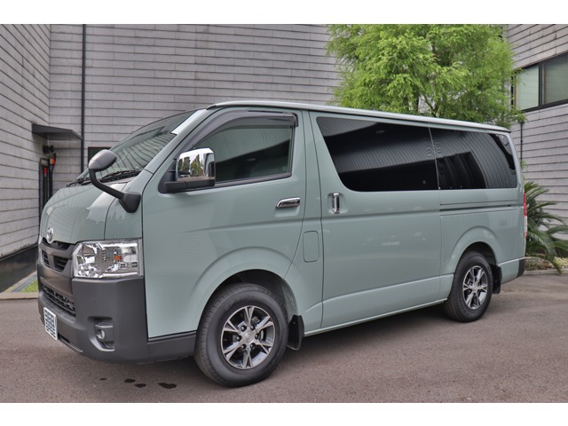 Toyota Hiace Van 1