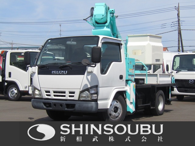 Isuzu Elf 1