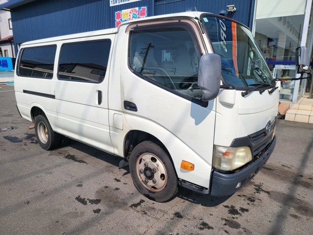 Hino Dutro 1
