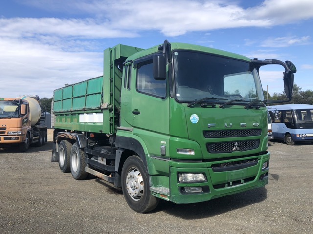 Mitsubishi Fuso Super Great 1