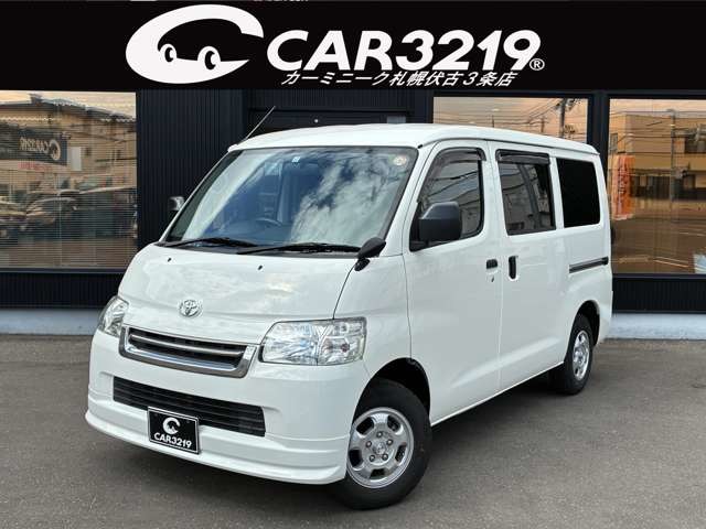 Toyota Light Ace Van 1