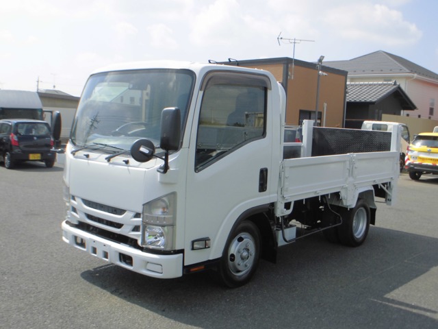 Isuzu Elf 1