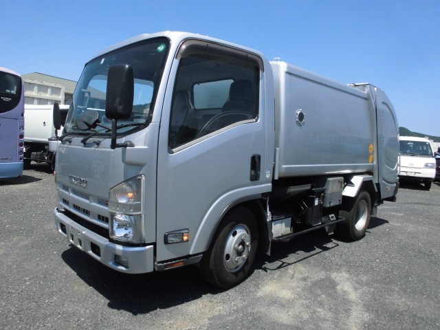 Isuzu Elf 1