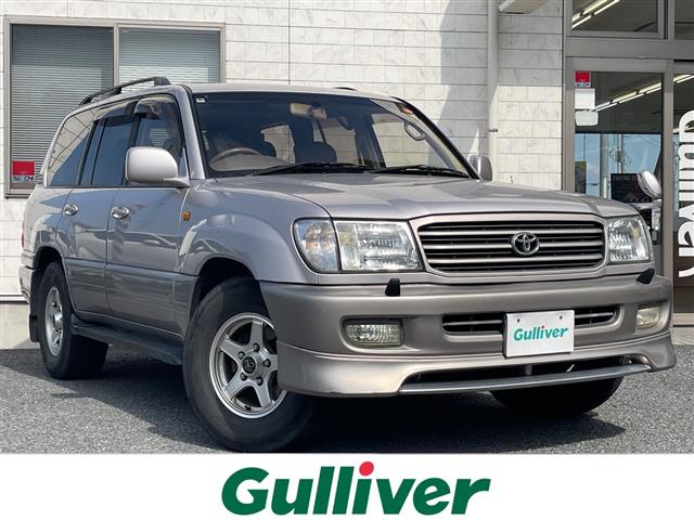 Toyota Land Cruiser 100 2
