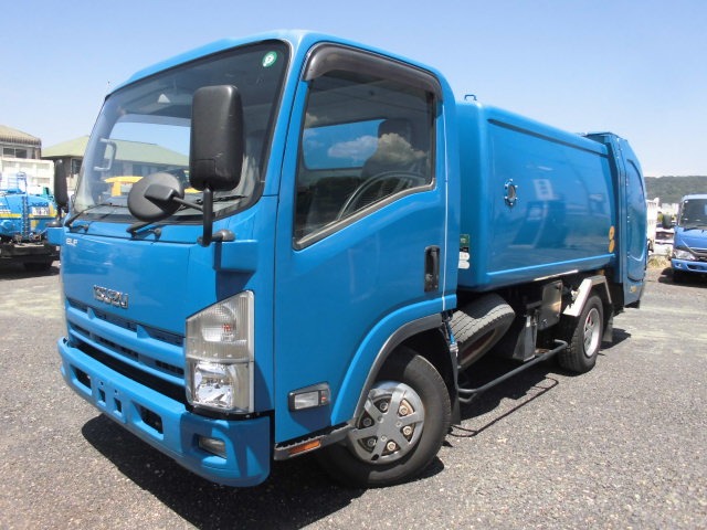 2011 Isuzu Elf