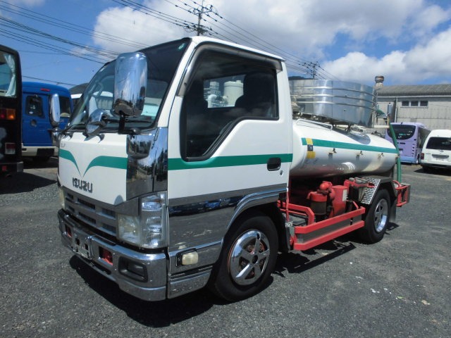 2012 Isuzu Elf