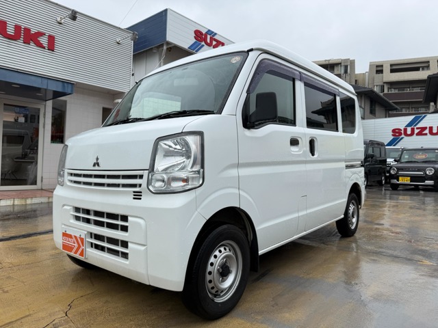 Mitsubishi Minicab Van 1