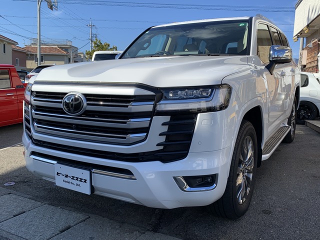 Toyota Land Cruiser 300 2