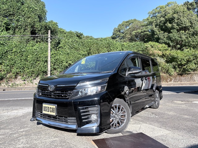 Toyota Voxy 1