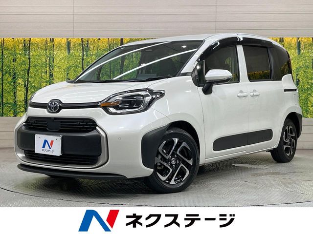 Toyota Sienta 1