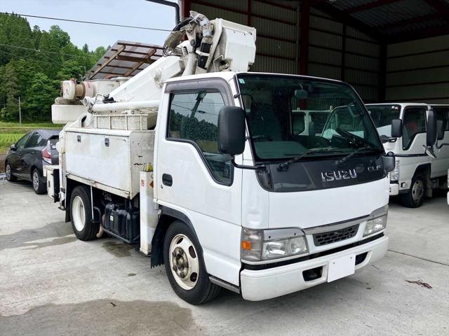 Isuzu Elf 1