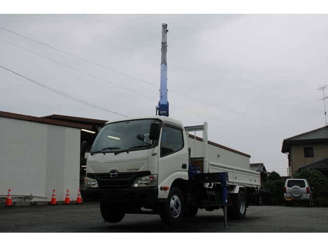 Hino Dutro 1
