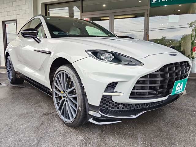Aston Martin DBX 1