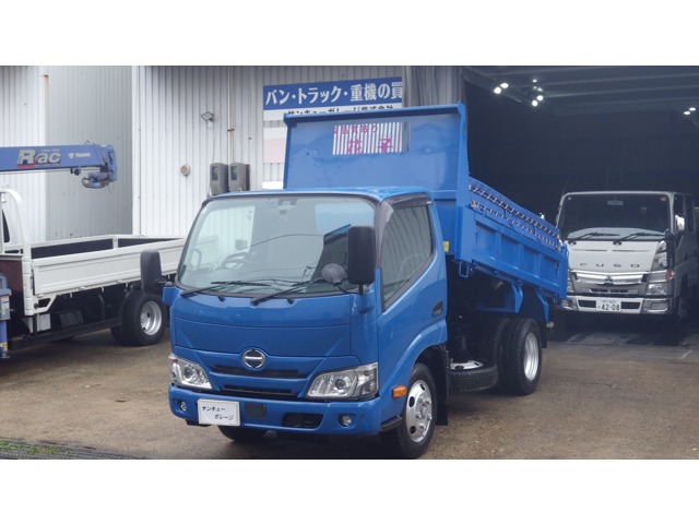 Hino Dutro 1