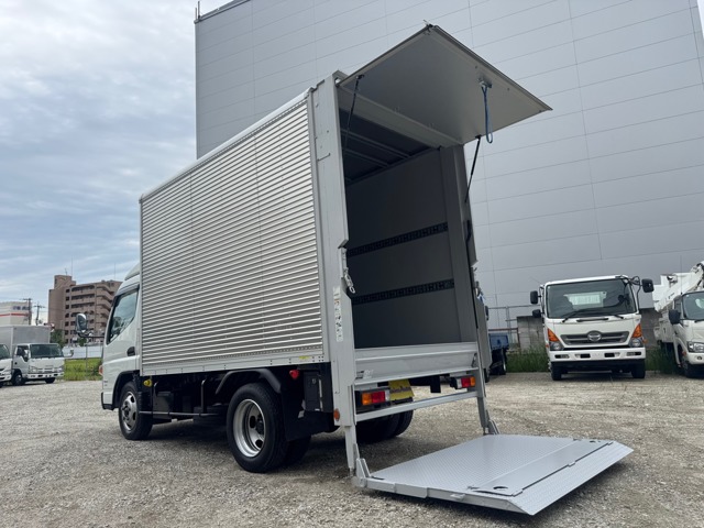 Mitsubishi Fuso Canter 1
