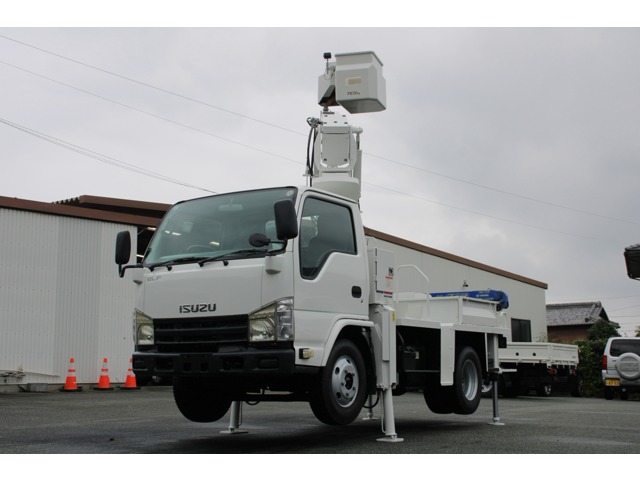 2010 Isuzu Elf