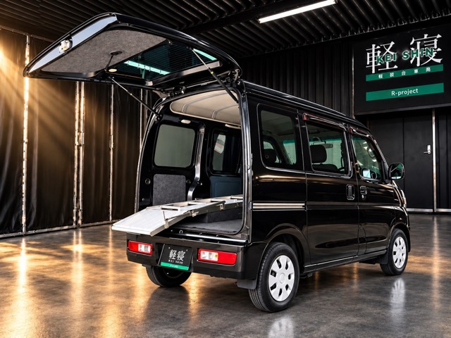 Daihatsu Hijet Cargo 1