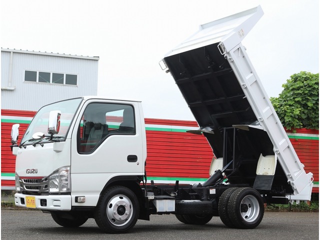 Isuzu Elf 1