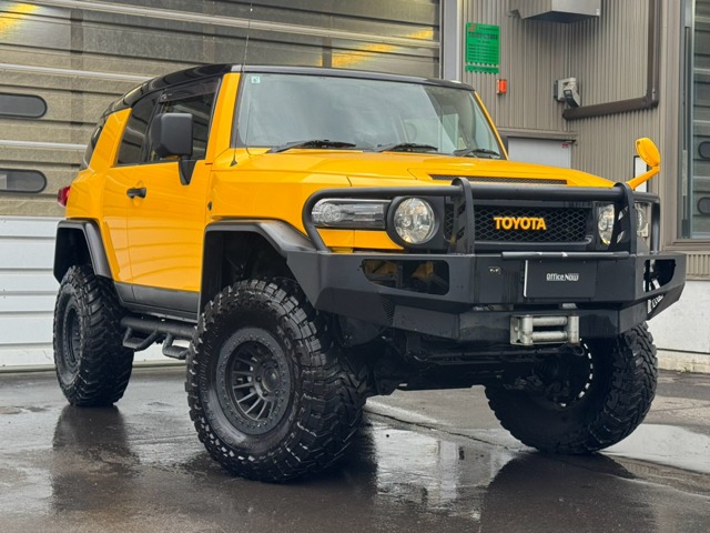 Toyota FJ Cruiser 2