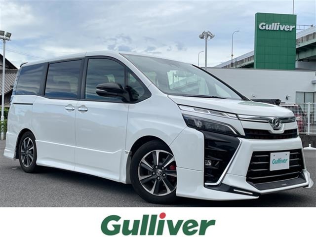 Toyota Voxy 1