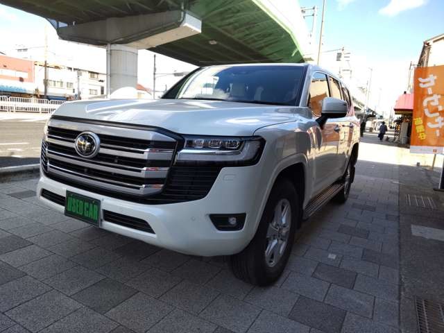 Toyota Land Cruiser 300 2