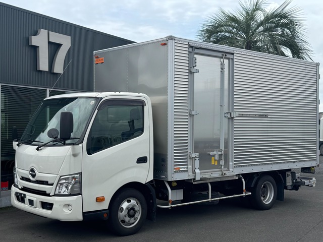 2023 Hino Dutro
