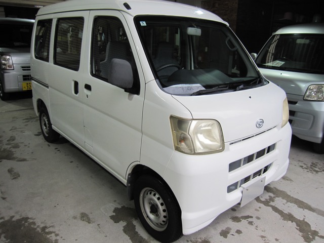 Daihatsu Hijet Cargo 1