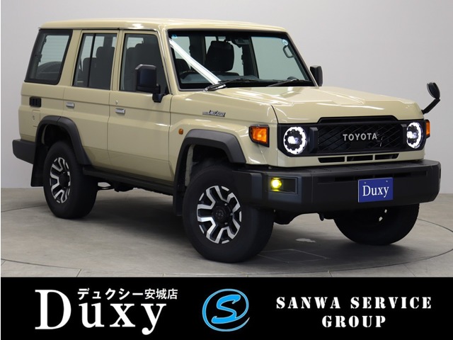 Toyota Land Cruiser 70 2