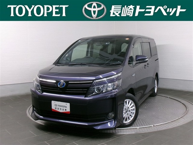 Toyota Voxy 1