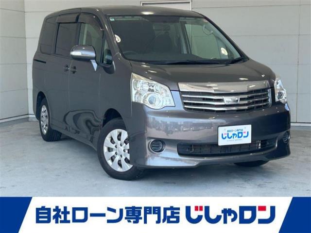 Toyota Noah 1