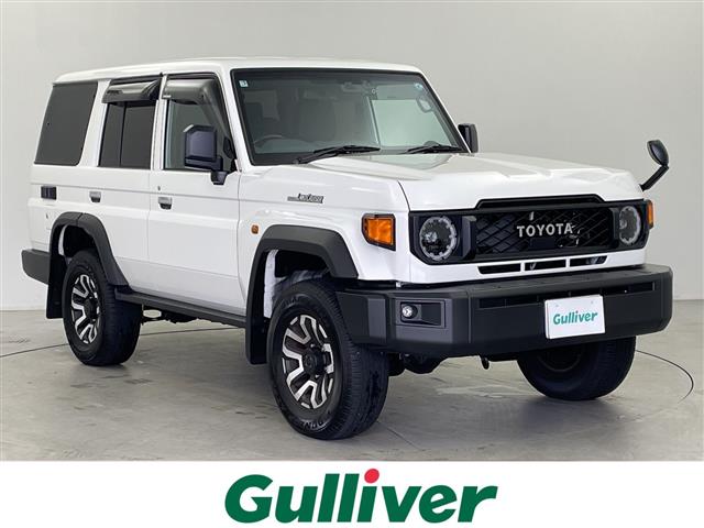 Toyota Land Cruiser 70 2