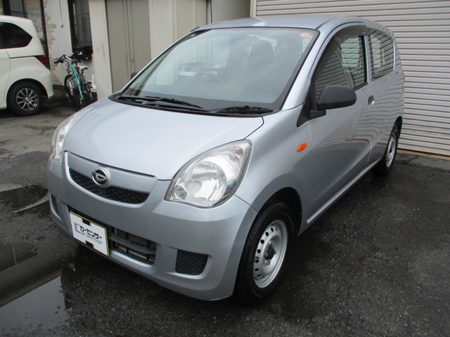 Daihatsu Mira 1