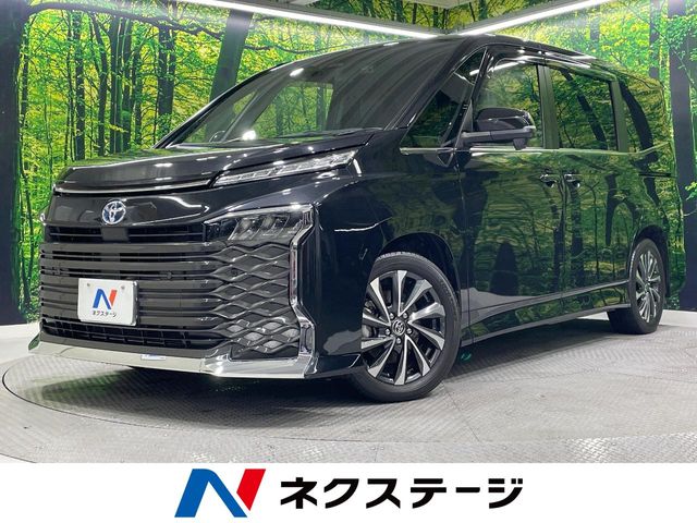 Toyota Voxy 1