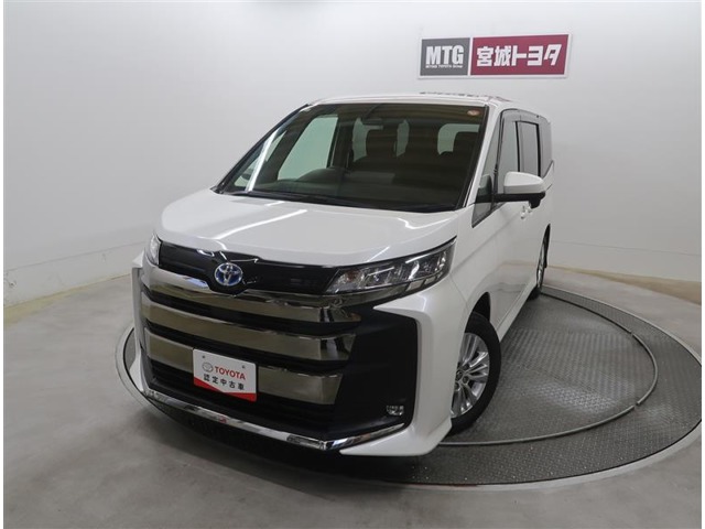 Toyota Noah 1