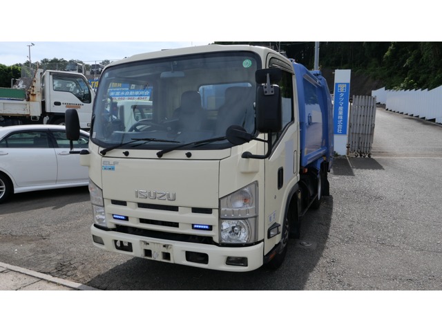 2011 Isuzu Elf