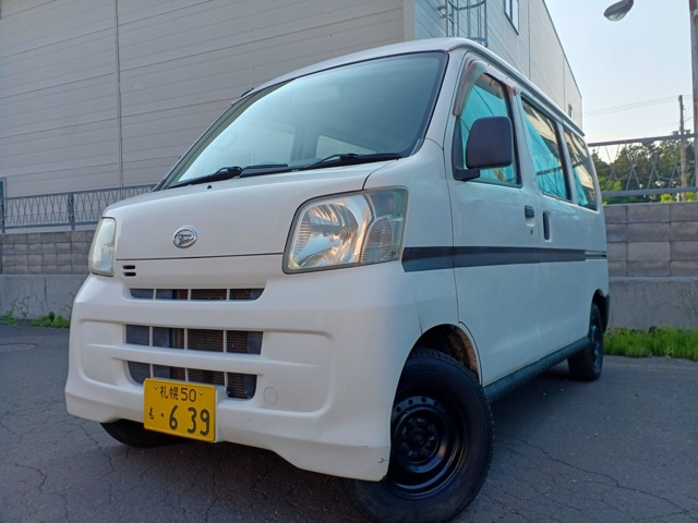 Daihatsu Hijet Cargo 1