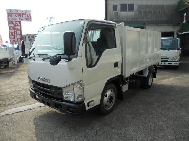 Isuzu Elf 1