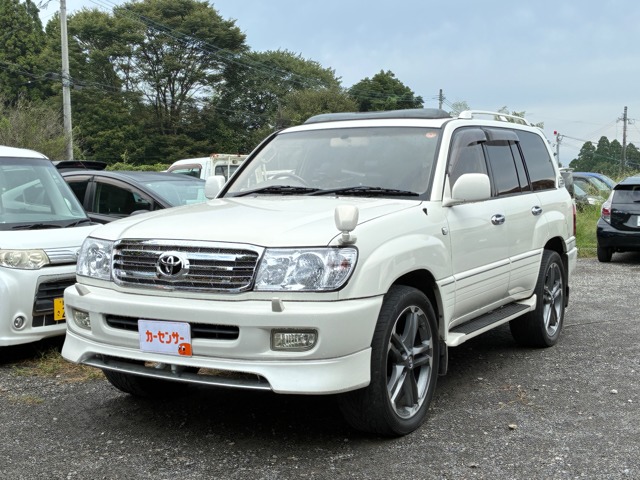 Toyota Land Cruiser 100 2