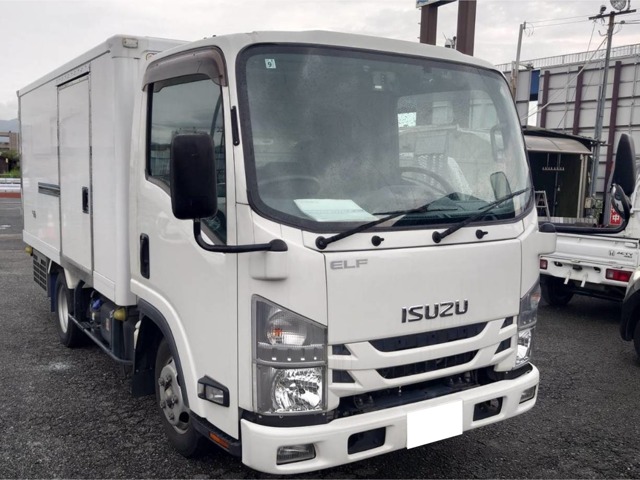 Isuzu Elf 1