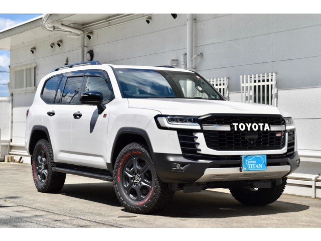 Toyota Land Cruiser 300 2