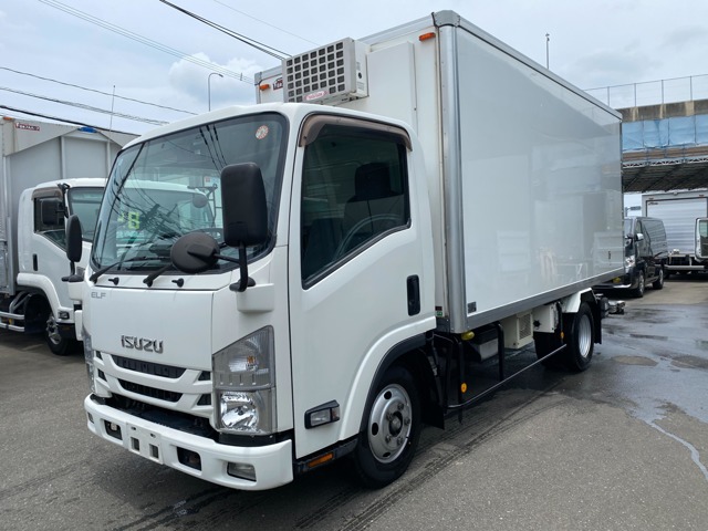 Isuzu Elf 1