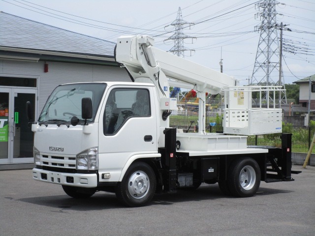 2012 Isuzu Elf