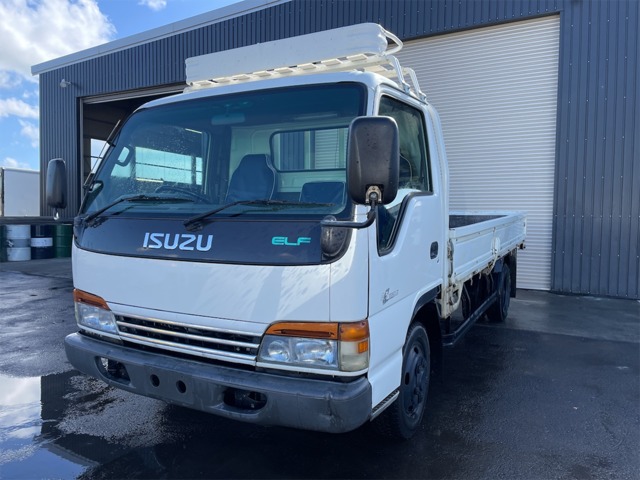 Isuzu Elf 1