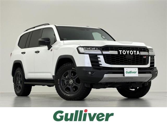 Toyota Land Cruiser 300 2
