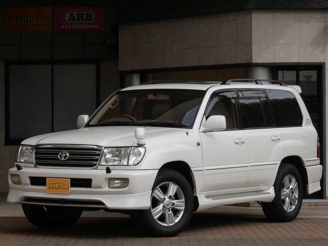 Toyota Land Cruiser 100 2