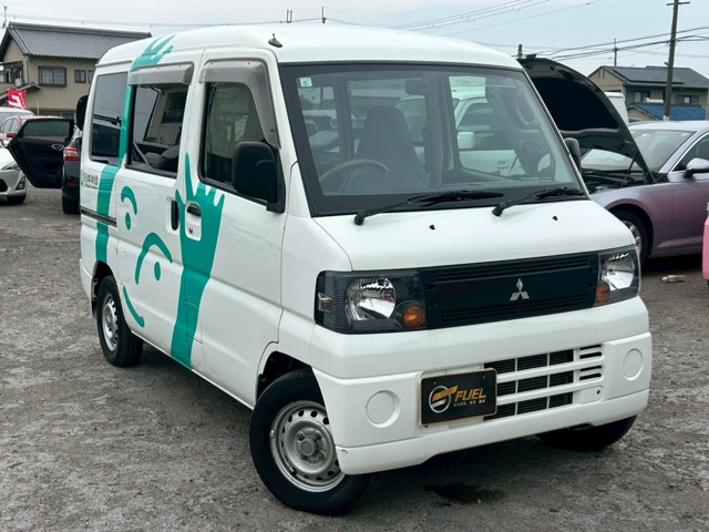 Mitsubishi Minicab Van 1