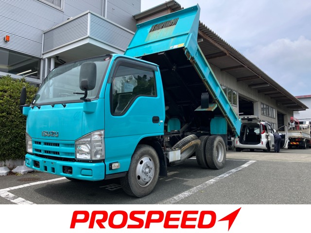 Isuzu Elf 1